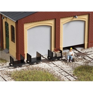 A41704 3 wagoniki-platformy z burtami czołowymi